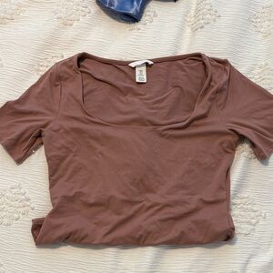 Women's Scoop Neck Short Sleeve Bodysuit - Mauve Brown